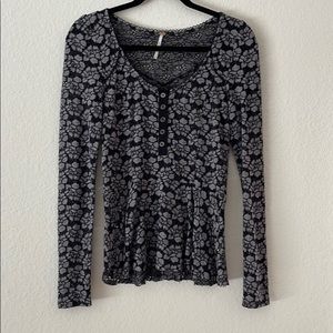 Knit Floral Free People Top in Small, navy/gray